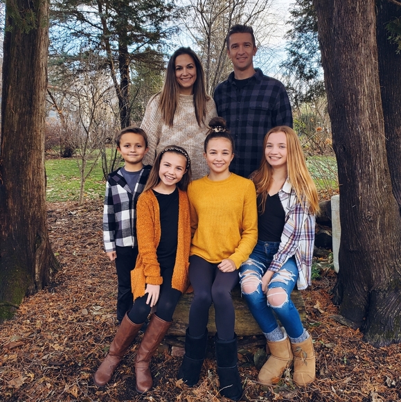 Meet your Posher, Emily - Picture 1 of 1